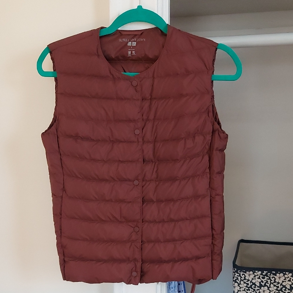 Uniqlo Lightweight Quilted Sleeveless Vest - Rust